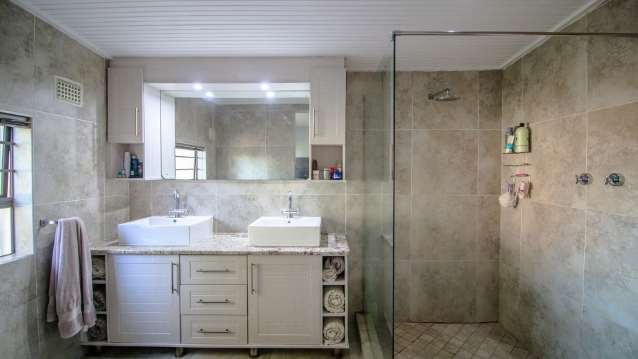 4 Bedroom Property for Sale in Gonubie Eastern Cape